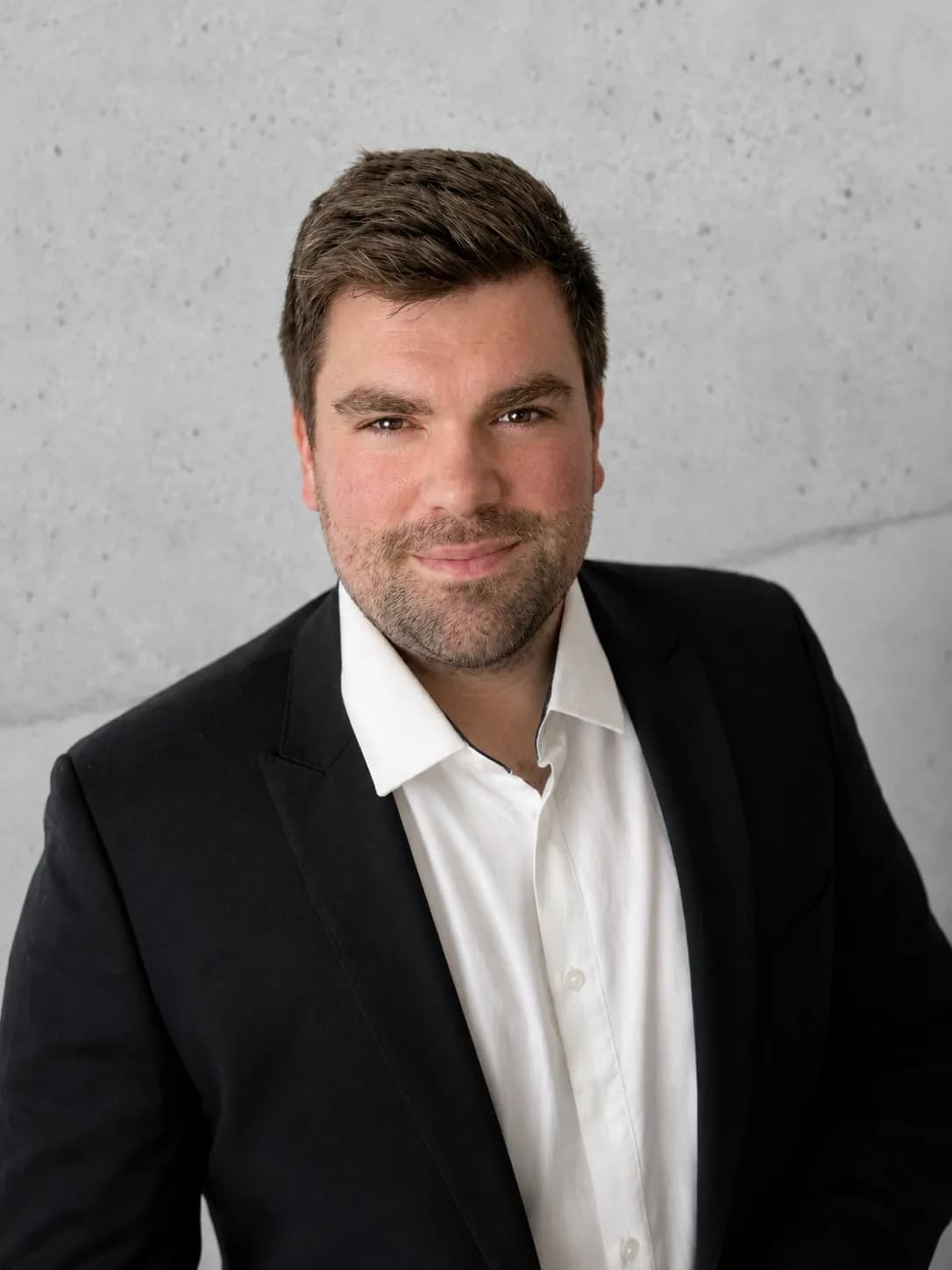 Dr. Tobias Lapic